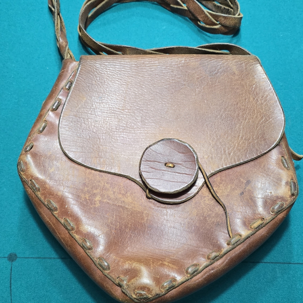 Vintage Brown Leather Crossbody Bag. #15